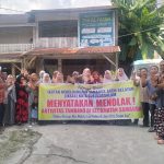 IKSAS Kota Subulussalam menolak keberadaan dan rencana eksplorasi perusahaan tambang emas yang dilakukan PT Mineral Mega Sentosa (PT MMS) dan PT Bersama Sukses Mining (PT BSM) di kawasan pegunungan Samadua. Sikap tersebut disampaikan dalam Pengajian Bulanan IKSAS Kota Subulussalam, Sabtu (22/8/2026). Kegiatan itu dipimpin langsung Ketua IKSAS Kota Subulussalam, dr. Diva Musda, Sp.An, serta dihadiri sejumlah tokoh masyarakat Samadua yang berdomisili di Subulussalam.foto: Delky Novrizal