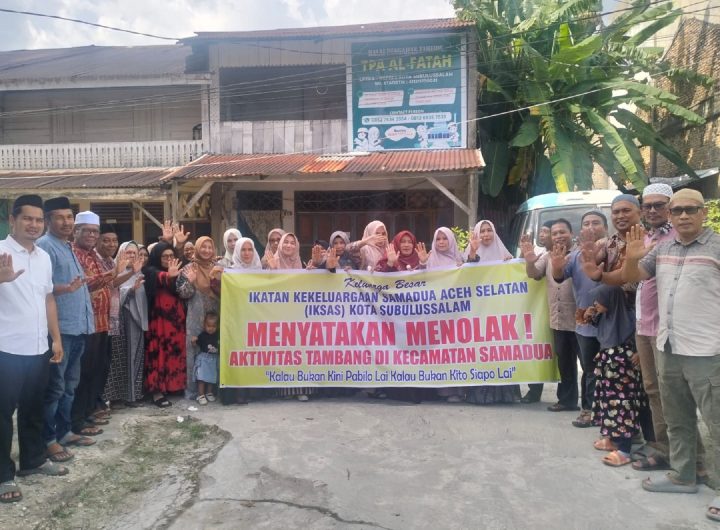 IKSAS Kota Subulussalam menolak keberadaan dan rencana eksplorasi perusahaan tambang emas yang dilakukan PT Mineral Mega Sentosa (PT MMS) dan PT Bersama Sukses Mining (PT BSM) di kawasan pegunungan Samadua. Sikap tersebut disampaikan dalam Pengajian Bulanan IKSAS Kota Subulussalam, Sabtu (22/8/2026). Kegiatan itu dipimpin langsung Ketua IKSAS Kota Subulussalam, dr. Diva Musda, Sp.An, serta dihadiri sejumlah tokoh masyarakat Samadua yang berdomisili di Subulussalam.foto: Delky Novrizal
